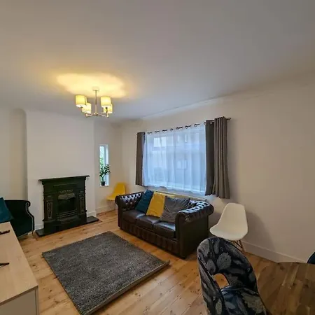 Cozy 2 Beds Brentwood Flat Apartment Exterior photo