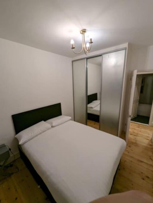 Apartment Cozy 2 Beds Flat Brentwood