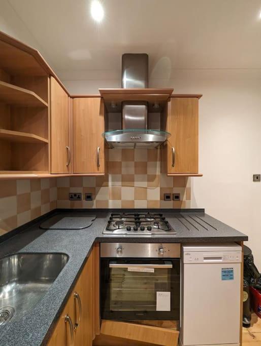 Cozy 2 Beds Flat * Brentwood