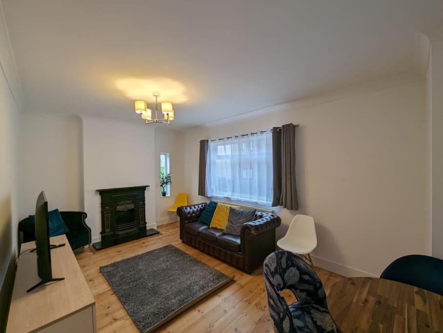 Cozy 2 Beds Flat *